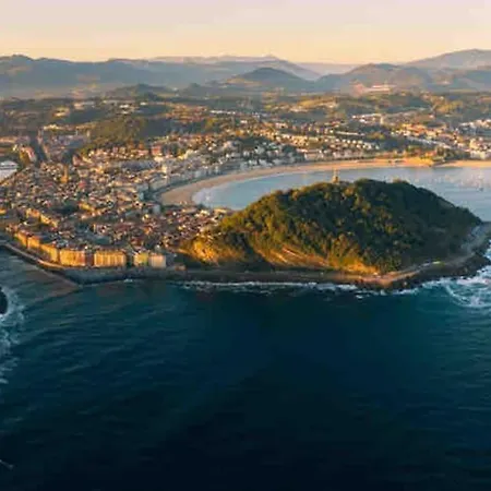 Con Garaje En El Centro De Сумая