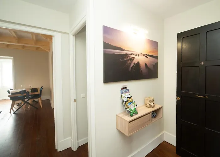 Con Garaje En El Centro De Апартаменты