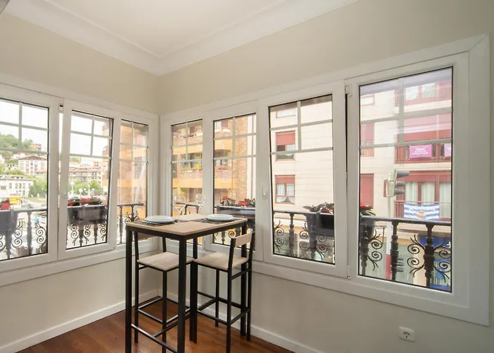 Con Garaje En El Centro De Апартаменты