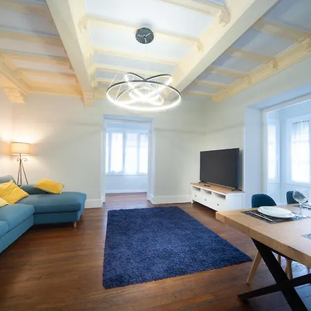 Con Garaje En El Centro De דירה